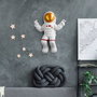 Wallity Peace Sign Astronaut - 1 Blanco y dorado